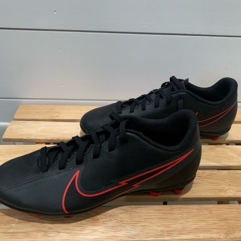 Nike, soccer cleats.  Black and red, like new condition. - Picture 2 of 11